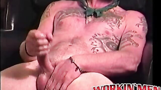 Tattooed white guy jerks off solo, prefers wanking over new bike