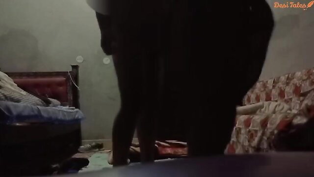 Pakistani Begum thick ass in saree bending over bed amateur tease