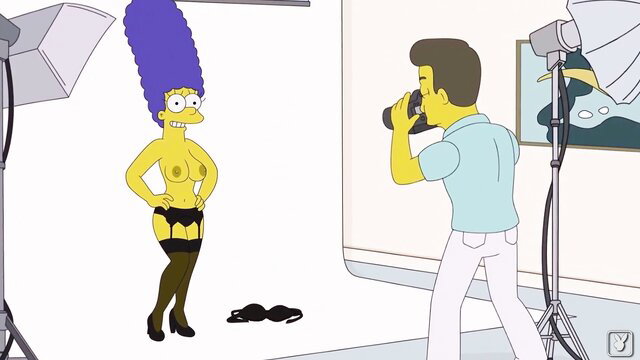 Nude Marge Simpson in stockings poses for yellow photographer in Simpsons hentai