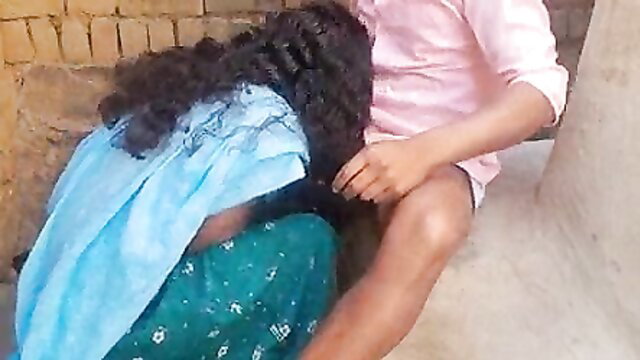 Desi wife Prayamu11 fucked by husband in saree, amateur couple sex