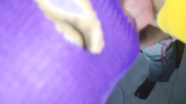 Sri Lankan girlfriend amateur sex closeup pussy penetration