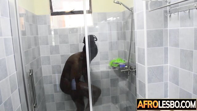 Ebony Joywizy squatting nude in shower strapon fucked by Saumu