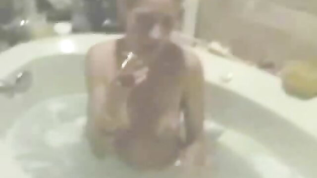 Rebecca Gayheart nude in tub brushing teeth with Eric Dane sex tape scandal