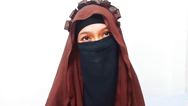 Veiled Desi bhabhi in niqab hijab, seductive eyes, Indian wifey tease