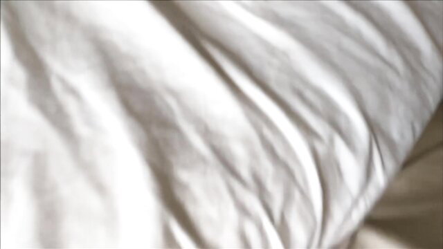 Syren De Mer in bed sheets, MomC0mesFîrst coming home tease