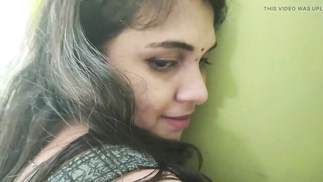 Sharun Raj seductive side profile in saree, hot navel tease
