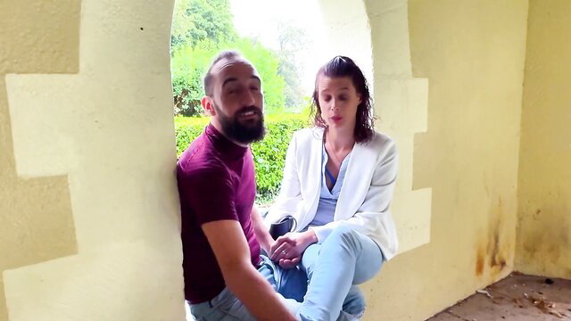 Monyca 32yo secretary in Courbevoie with bearded man in archway