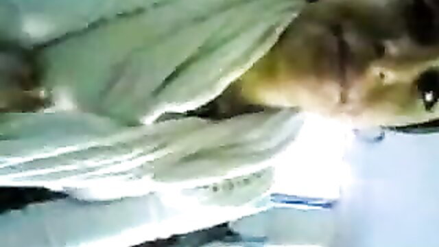 Turkish mature whore from Berlin sucking huge dick in car