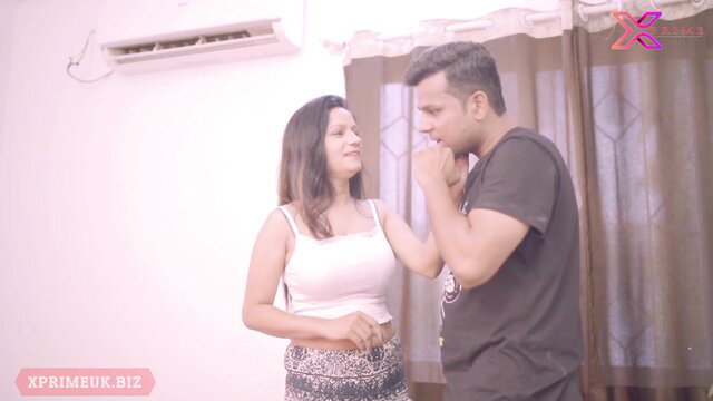 Desi Indian bhabhi in tank top skirt groped by mechanic