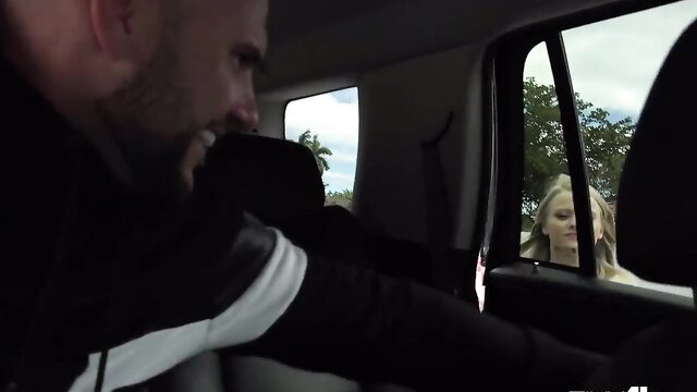 Paris White eaten out in bus by bald man - Tiny 4K