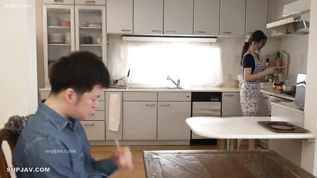 Raissa Conte in apron cooking for husband during pregnancy JAV