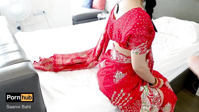Indian big ass stepdaughter in red saree seduces stepdad