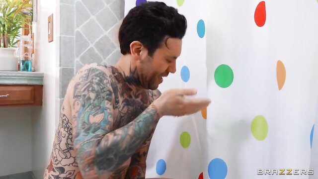 Tattooed guy in shower with Adriana Chechik Brazzers squirting scene