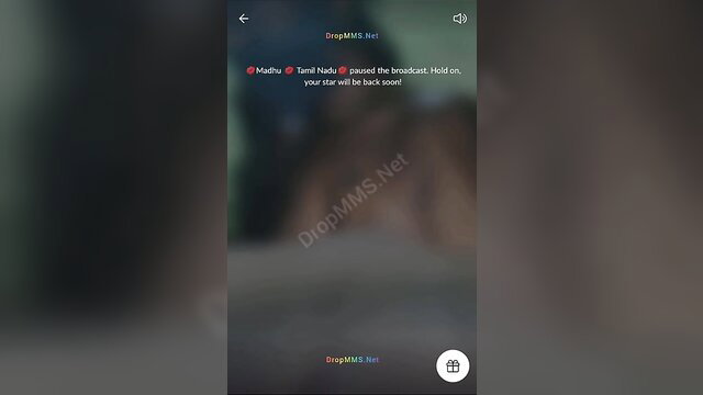 Tamil akka teases sexy with boyfriend on bed MMS