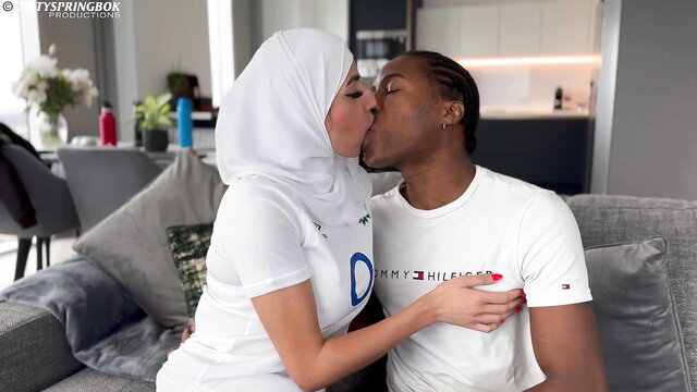 Aaliyah Yasin in hijab kissing black guy BBC rugby fan