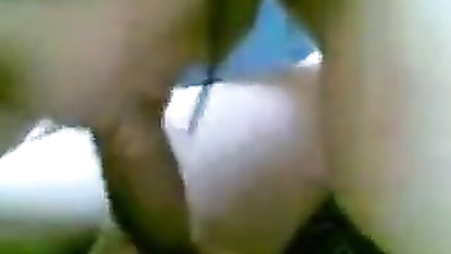 Egyptian Arab guy romantically fucks married woman closeup