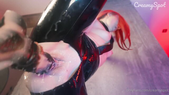 Makima cosplay redhead creampied in latex, cum dripping from pussy closeup