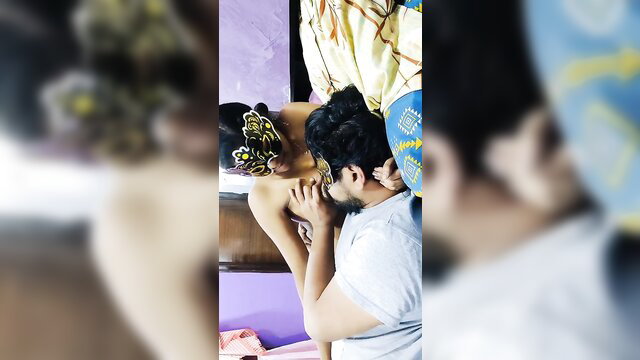 Telugu guy gropes horny maid's ass in hot amateur encounter