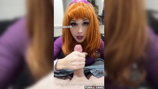 Abriebaby as Velma sucking cock in leaked porn parody
