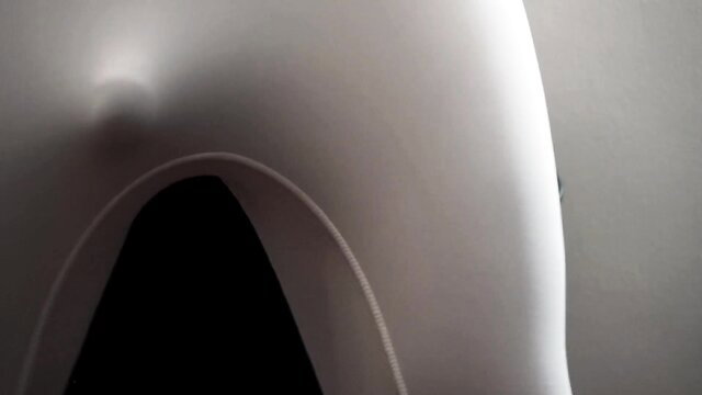 Underxiaoqiang in white lingerie, arched pose, teasing curves