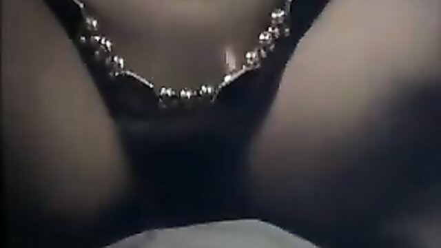 Tabatha Cash closeup pussy with pearl necklace, Marco Polo Part 1