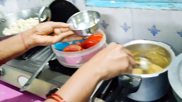 Mumbai Ashu maid cooking in kitchen, desi aunty homemade adult preview