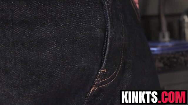 Aubrey Kate's tight jeans ass in Phoenix Marie threesome