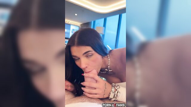 Arikytsya sucking cock closeup in leaked OnlyFans video