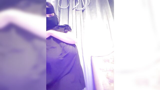 _arabica_ veiled Arab big tits public striptease tease