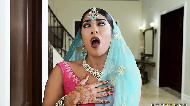 Jasmine Sherni in sexy saree with open mouth, Brazzers