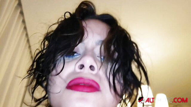 Tattooed Genevieve Sinn closeup facefuck in AltErotic video