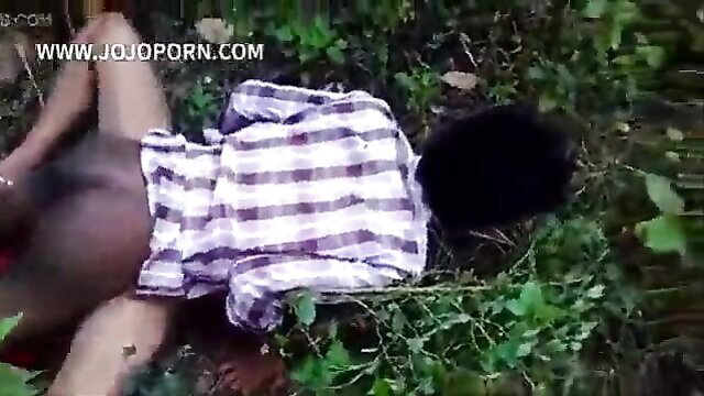 Hot Indian housewife fucked outdoors by lover in steamy session