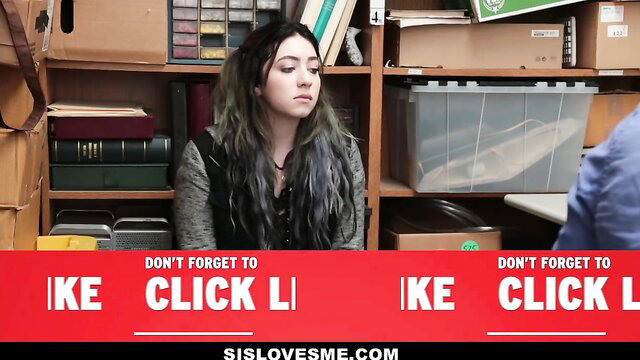 Amilia Onyx in office with click L prompts, sislovesme.com