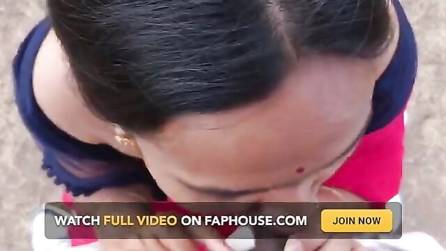 Closeup of Desi Marathi Kavita Vahini in saree, jungle outdoor tease