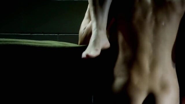 Ana Alexander nude back view bending over bed, Femme Fatales S01E01