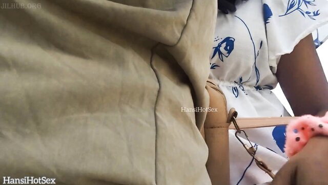 Sri Lankan 18yo girl hot outdoor sex in dress with man