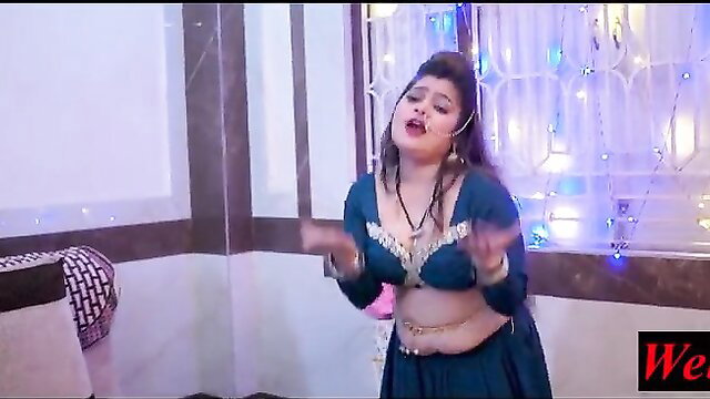 Chubby 18yo Indian college girl in sexy lehenga dances hot