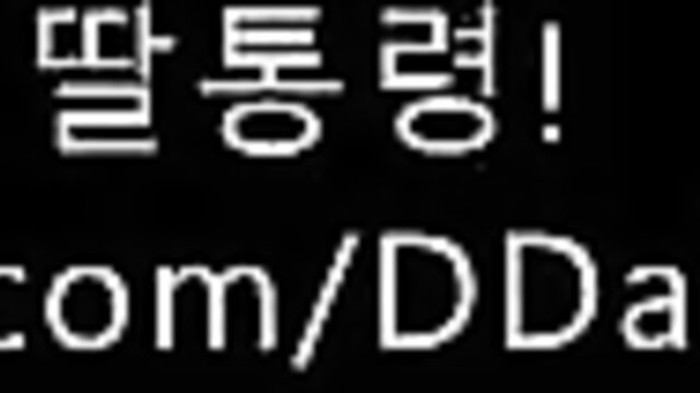 Skinny Korean blonde teen nude in hotel with BF