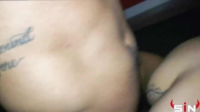 Close-up mature woman fucked by big cock tattooed abs