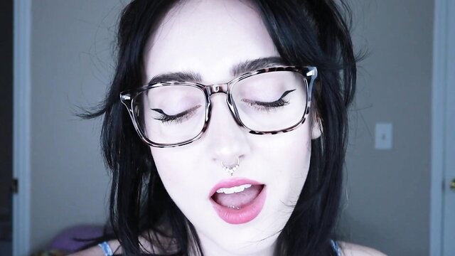 Phatassedangel69 opens mouth seductively in glasses, teasing closeup
