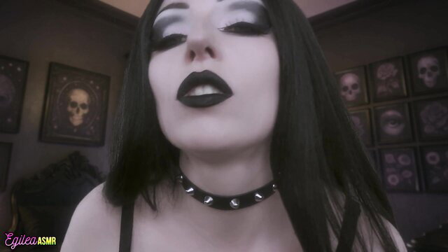 Egilea ASMR goth girl with black lipstick closeup kiss tease