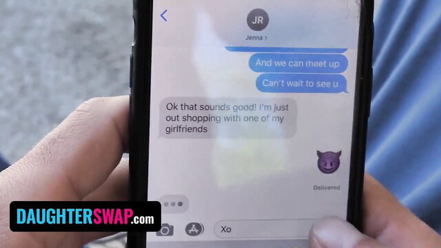 Jenna Ross texts stepdad about shopping meetup in Daughter Swap