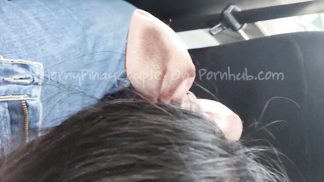 Pinay with bunny ears in car, teasing passenger for taxi fuck stop