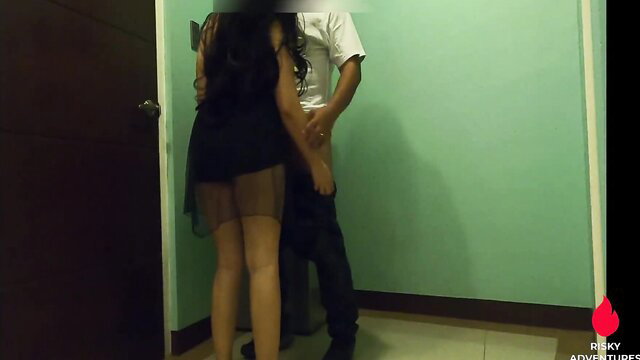 Pinay delivery rider having sex with customer