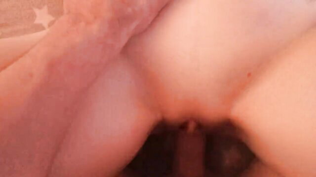 Closeup amateur creampie: cock cums deep in stepsister's tight shaved pussy