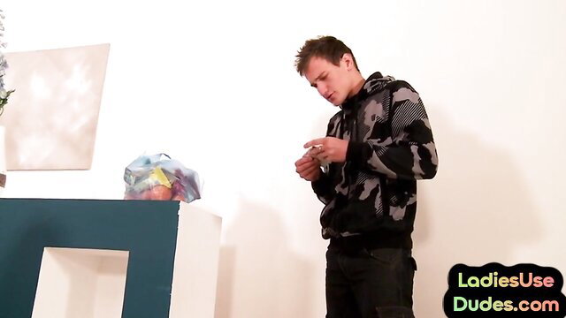 Femdom babe pigging pathetic guy in pervy humiliation scene