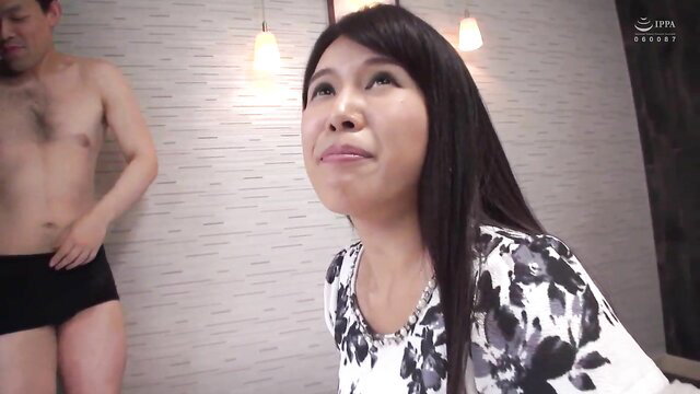 Hitomi nympho housewife licks cock in JAV amateur scene