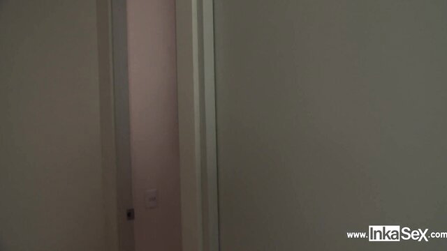 Ginezflowrs big ass Venezuelan in doorway, lost in Lima first cock