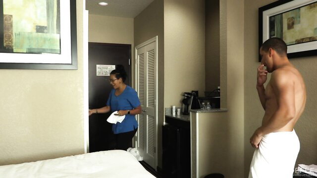 Jolla PR seduces busty Latina hotel maid in room service cleanup