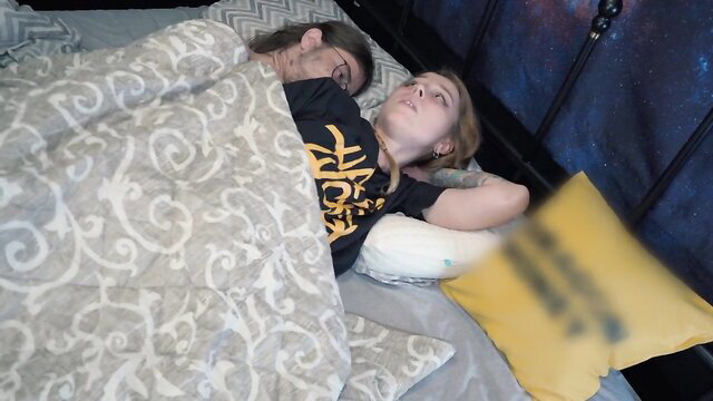 Stepdad fucks tattooed teen in ass under covers in bed